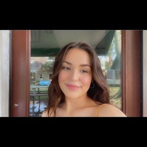 Meet your Posher, Alli